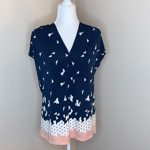 Max Studio geometric short sleeve top- small